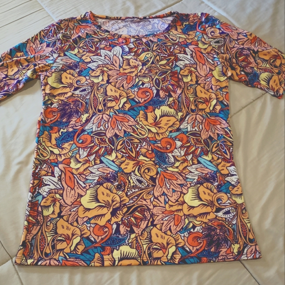 LuLaRoe Top Medium